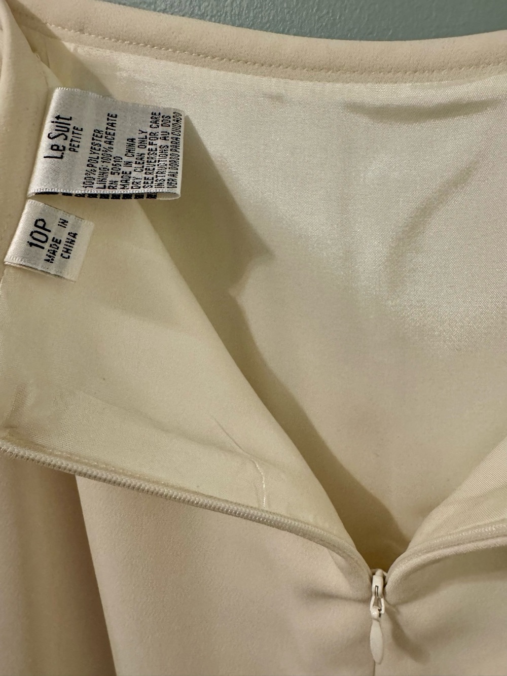 Vintage Le Suit Cream Women's Jacket and Skirt Suit Set Size 10P - Picture 9 of 13